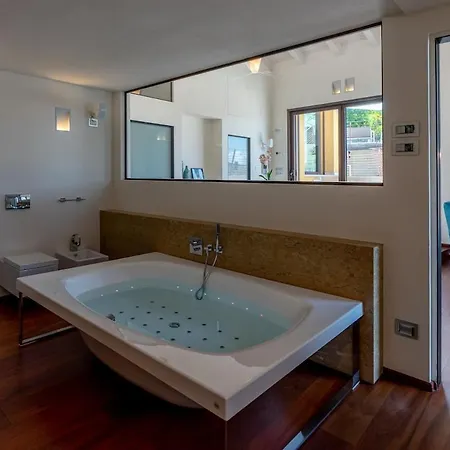 Luxury - Luxury With Infinity Pool 빌라 블레비오