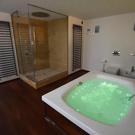 Luxury - Luxury With Infinity Pool 블레비오