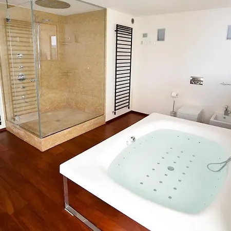 Luxury - Luxury With Infinity Pool * 블레비오