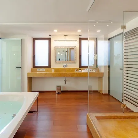 Luxury - Luxury With Infinity Pool * 블레비오